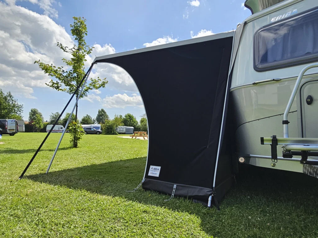 Caravanluifel ERIBA Touring open zijwand