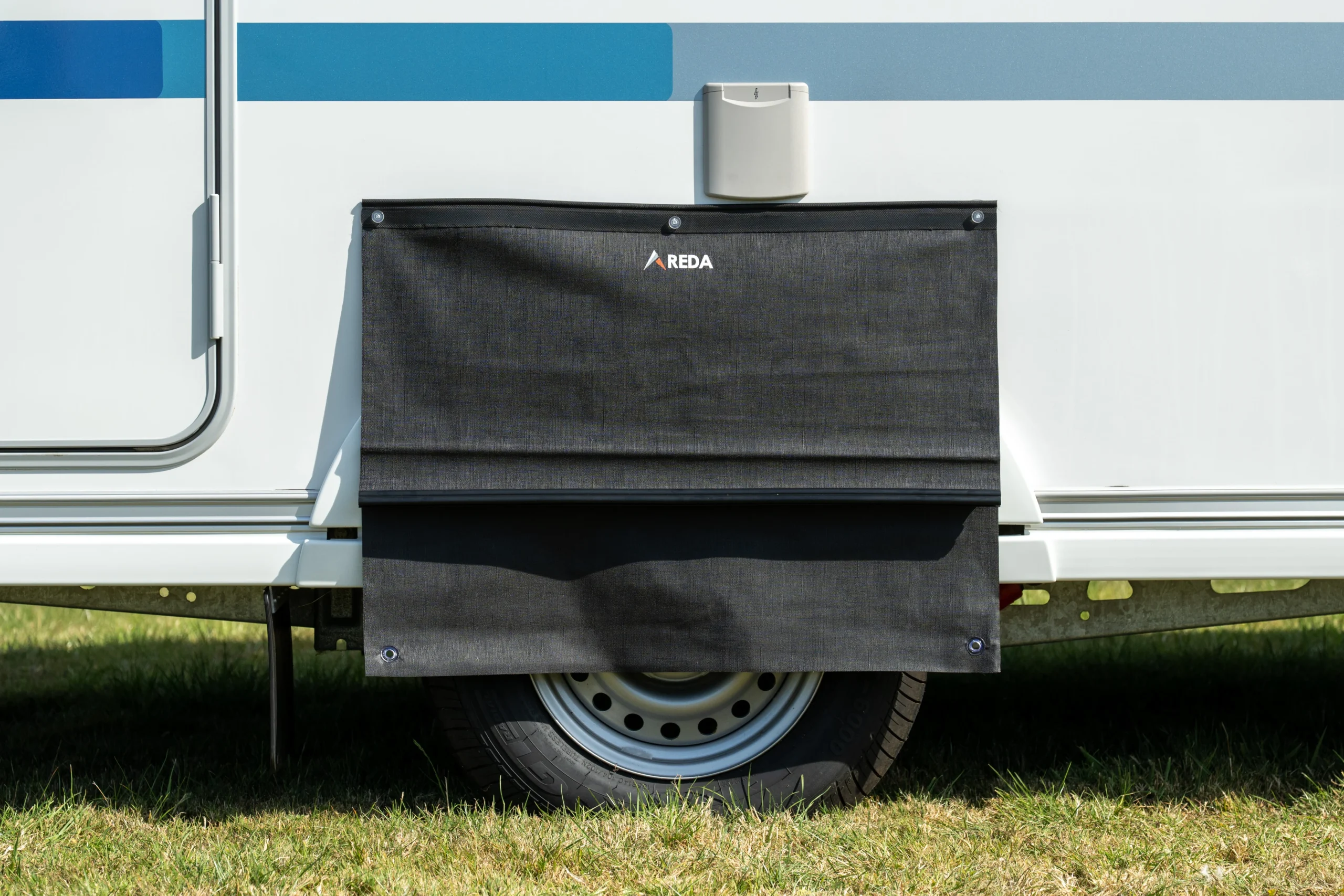 Wielflap recht met zuignappen Solid Anthracite Wielflap met zuignappen en verstelbaar koppelprofiel – Solid Anthracite